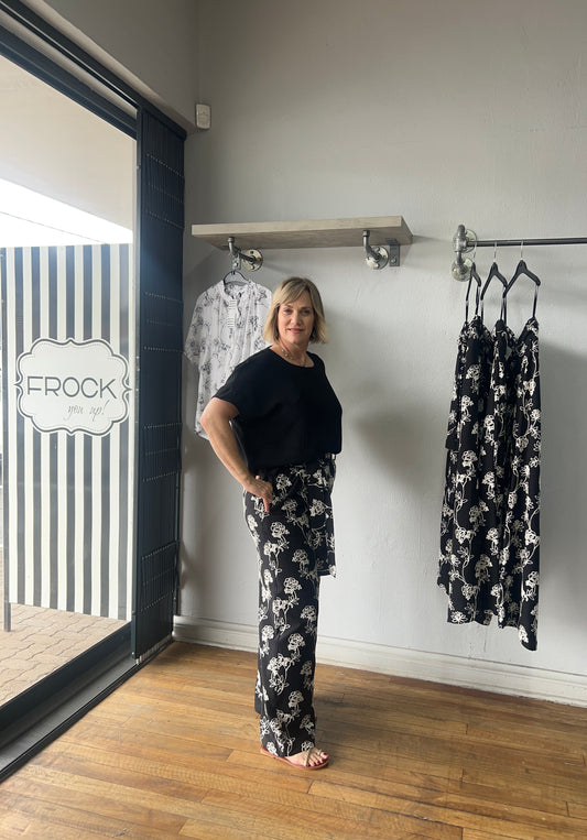 Black/White Wide leg Embroiderd Pants