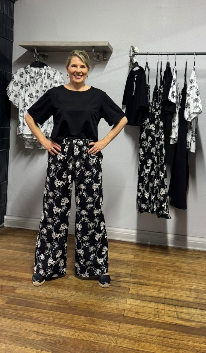 Black/White Wide leg Embroiderd Pants