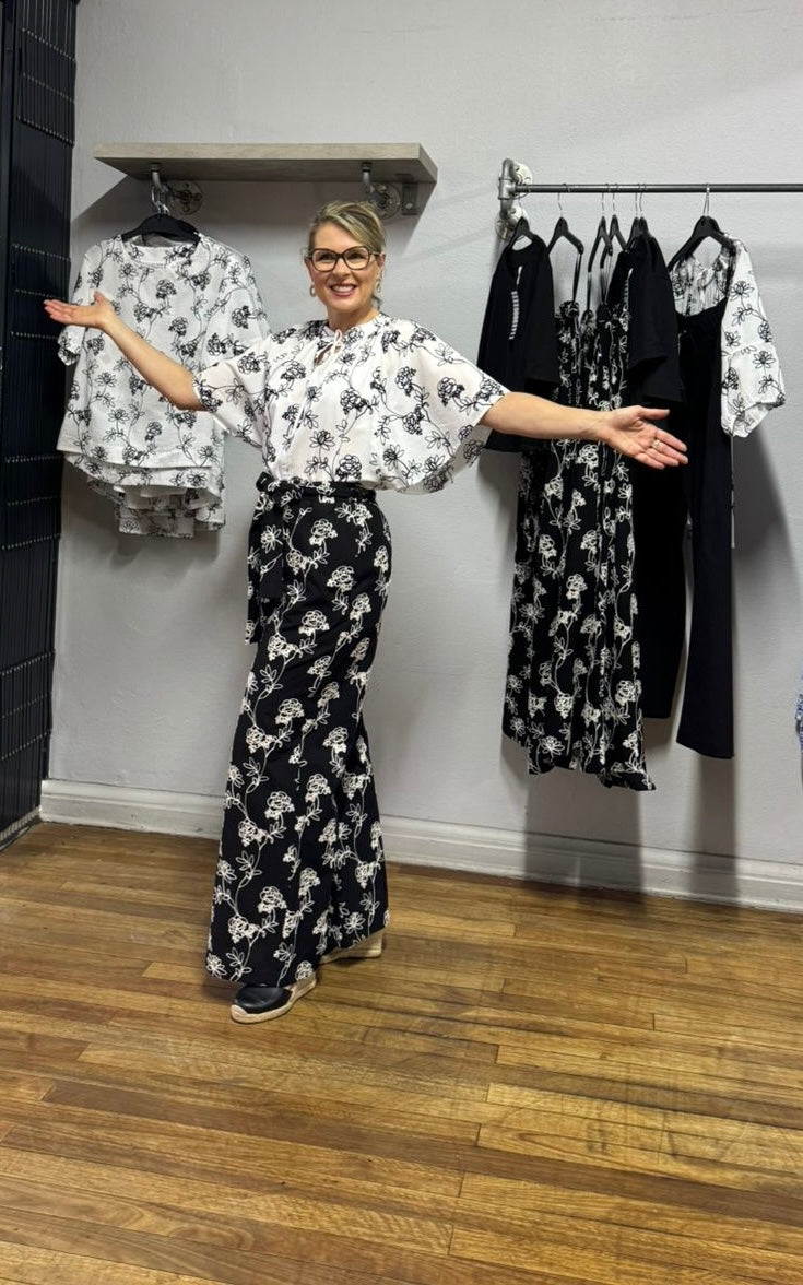 Black/White Wide leg Embroiderd Pants